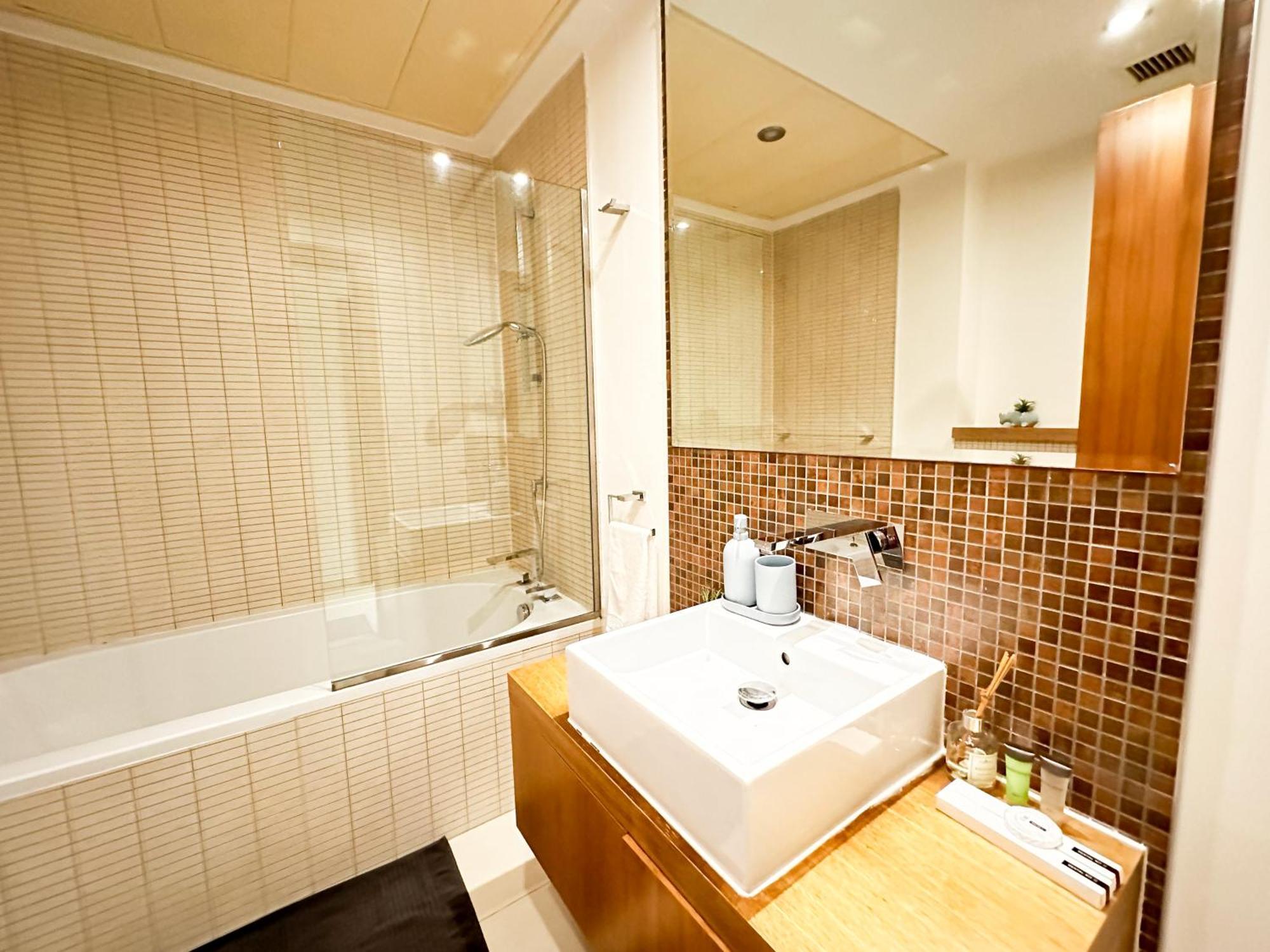 Stunning 2br Luxuryliving In Primearea Alnaseem203 *